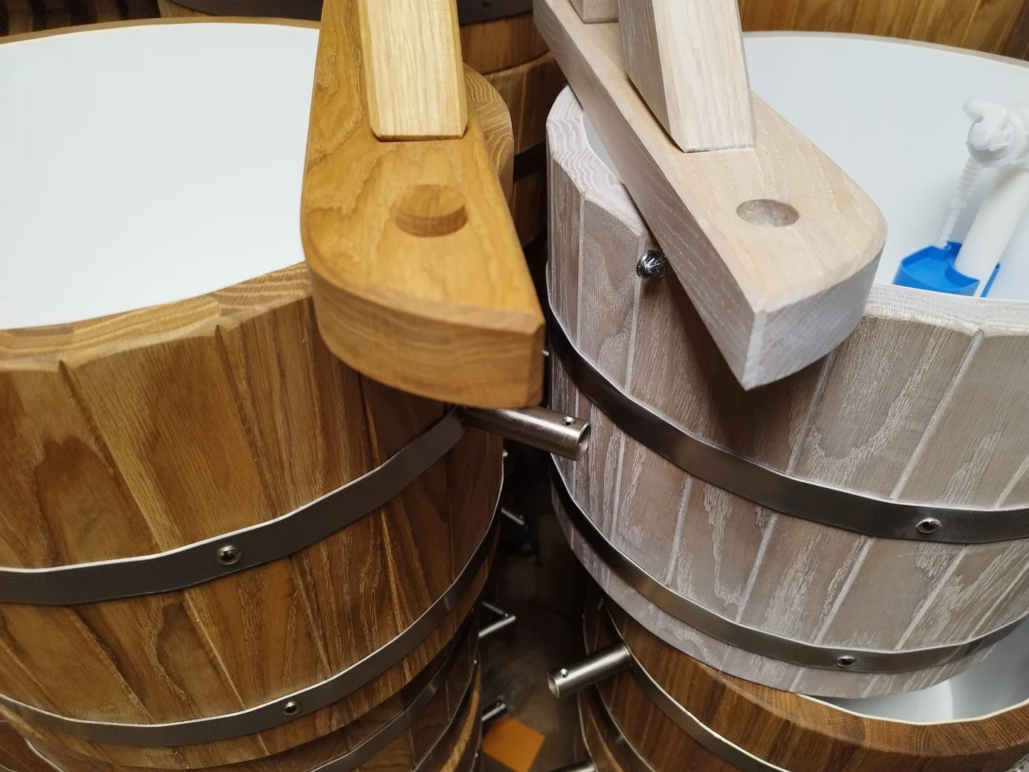 Bleached oak sauna bucket shower 20l