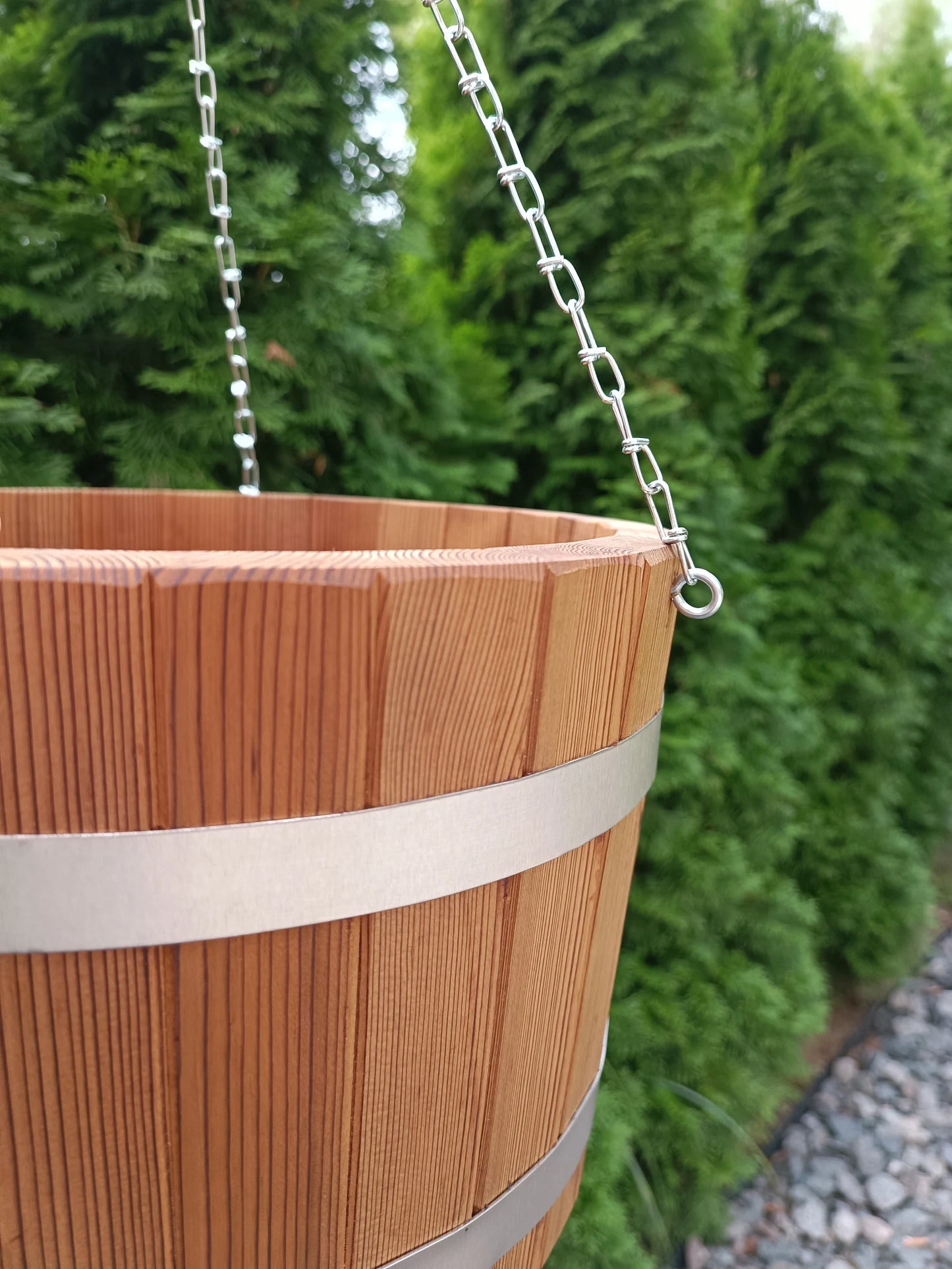 Hanging flower pot / hanging flower planter