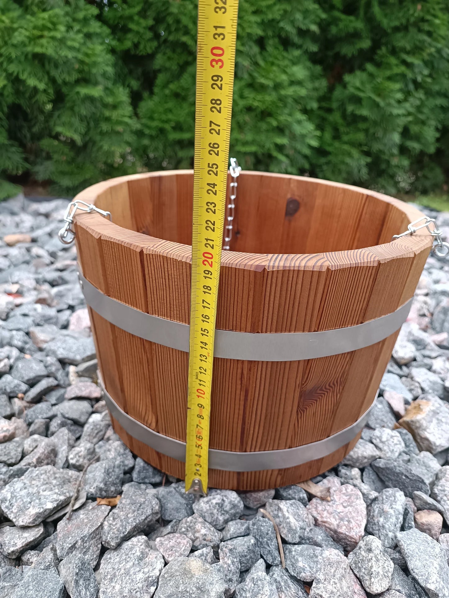 Hanging flower pot / hanging flower planter